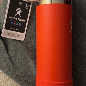 BRAND NEW Hydro Flask Kids Wide Mouth Bottle - Bright Red